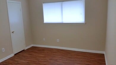 430 Mistywood Dr in Houston, TX - Building Photo - Building Photo