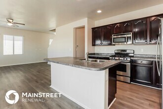 1027 E Madera Grove Ln in Sahuarita, AZ - Foto de edificio - Building Photo