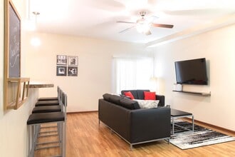 Prairie Pointe Student Living in Ankeny, IA - Foto de edificio - Building Photo