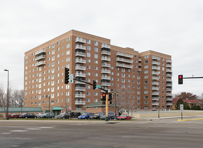 Gramercy Park Cooperative in Richfield, MN - Building Photo - Building Photo