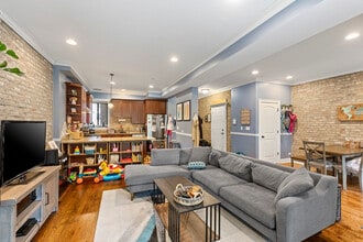 5219 N Winthrop Ave, Unit 2N in Chicago, IL - Building Photo - Building Photo