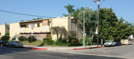 Marlborough House in Encino, CA - Foto de edificio - Building Photo