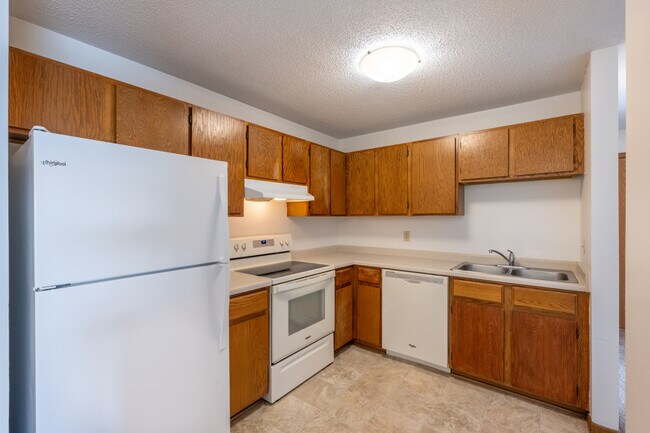 Surrey Gardens Apartments in Eagan, MN - Foto de edificio - Interior Photo