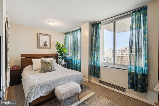 604-36 S Washington Square photo'