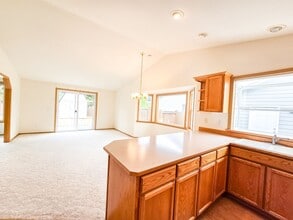 4619 200th St NE in Arlington, WA - Foto de edificio - Building Photo