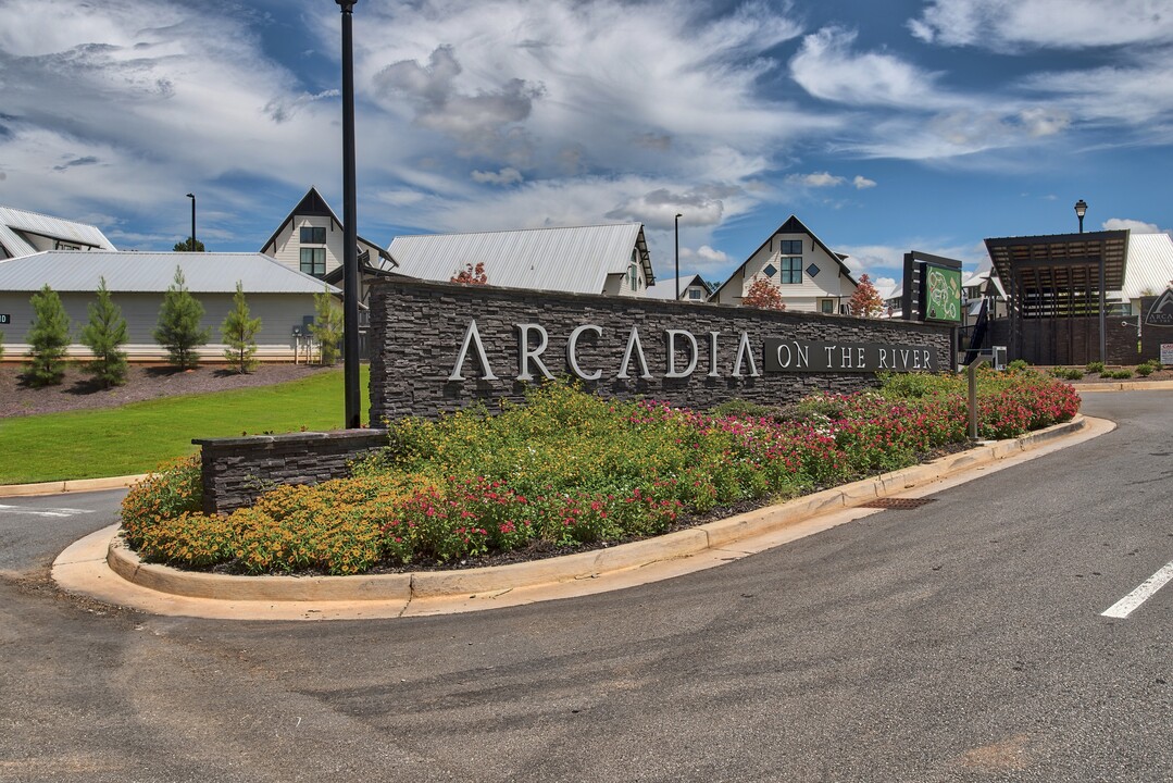 Arcadia on the River in Milledgeville, GA - Building Photo