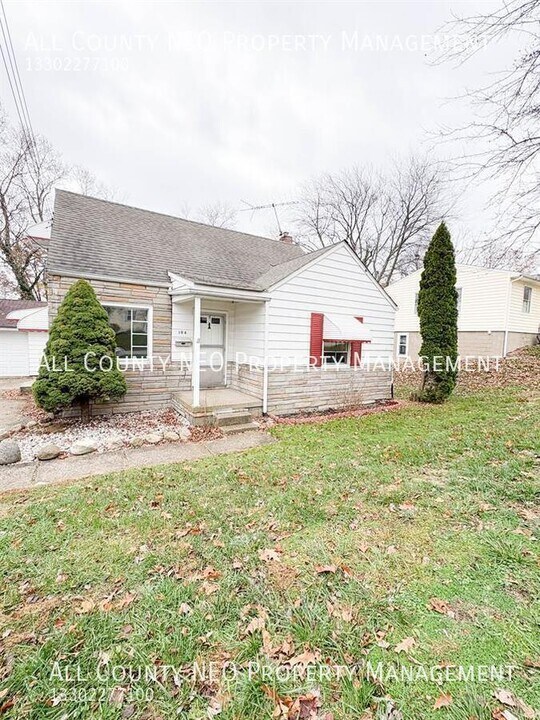 106 Selden Ave in Akron, OH - Building Photo