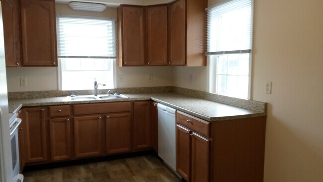 202 Kidwell Ave, Unit 202-2 in Centreville, MD - Building Photo - Building Photo