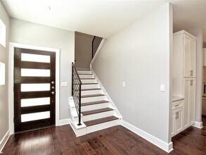 1130 Lott Ave in Austin, TX - Building Photo - Building Photo