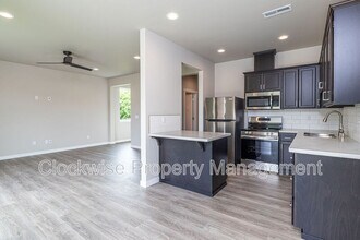 112 Tacoma Ct NW in Orting, WA - Building Photo - Building Photo