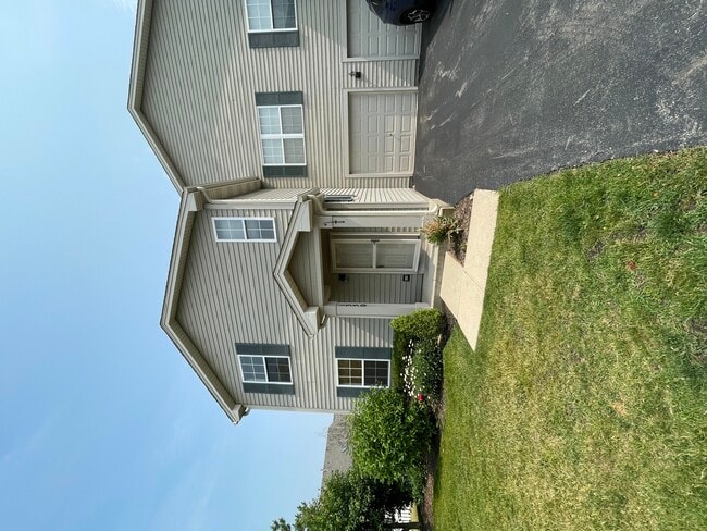 1350 Orleans Dr in Mundelein, IL - Building Photo - Building Photo