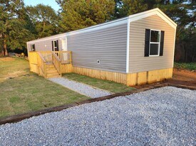 1479 Delmar Dr in Prattville, AL - Building Photo