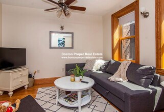 137 Charles, Unit 1 in Boston, MA - Building Photo - Building Photo