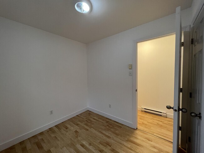 241 Carillon St in Ottawa, ON - Building Photo - Building Photo