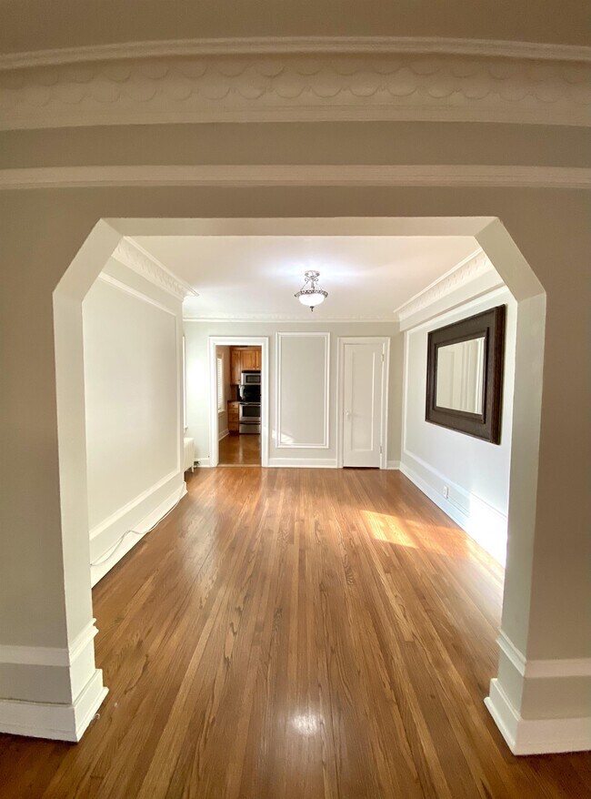 property at 807 W 48th St