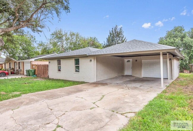 21 Eloy St in Brownsville, TX - Building Photo - Building Photo