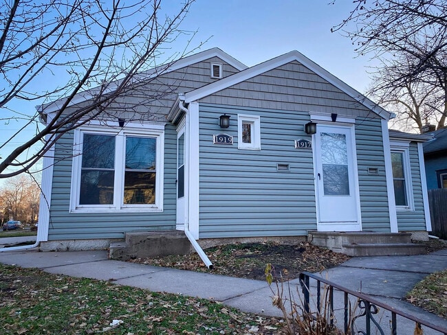 1919 E 38th St in Minneapolis, MN - Building Photo - Building Photo