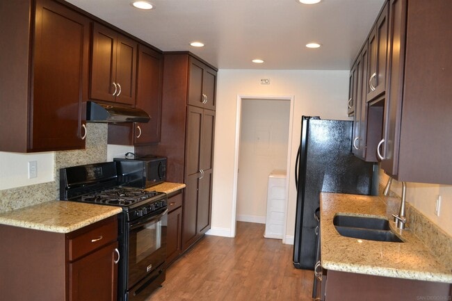 4219 La Pinata Way in Oceanside, CA - Building Photo - Building Photo