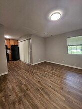 56 N Victoria Ln in Streamwood, IL - Building Photo - Building Photo