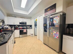 10828 NW 85th Terrace in Doral, FL - Building Photo - Building Photo