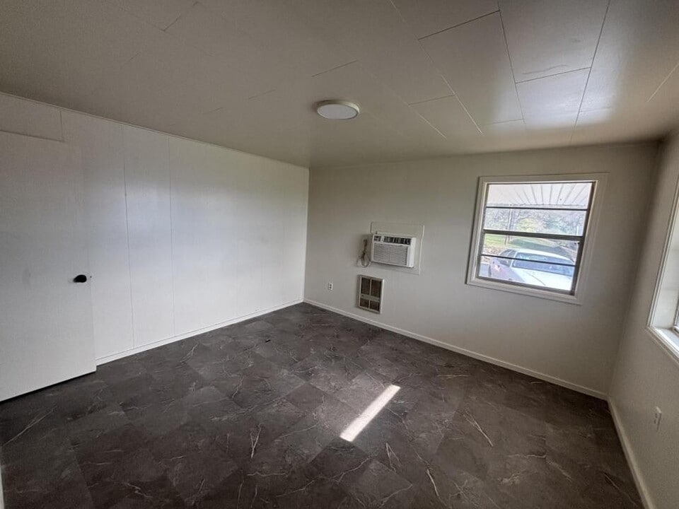 10524 Farm Rd 2180 in Cassville, MO - Foto de edificio