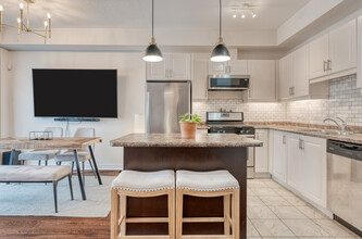 55 Madonna Dr in Hamilton, ON - Building Photo - Building Photo