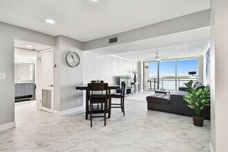 1 Key Capri in Treasure Island, FL - Building Photo - Building Photo