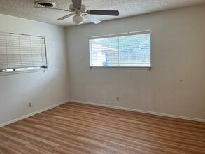 203 Ranchero Rd in Kerrville, TX - Building Photo - Building Photo