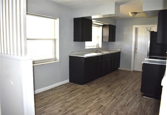 5920 Riviera Dr in Orlando, FL - Building Photo - Building Photo