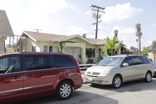 120 E Alberta St in Anaheim, CA - Building Photo - Building Photo