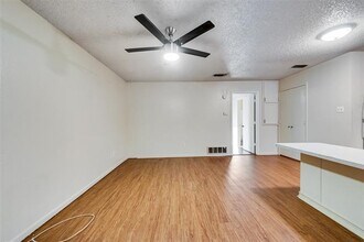 619 Race St in Crowley, TX - Building Photo - Building Photo