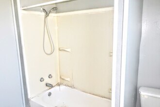 306 E North St, Unit 1 in Muncie, IN - Building Photo - Building Photo
