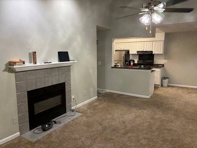 306 Harbor Pointe Pky, Unit 306