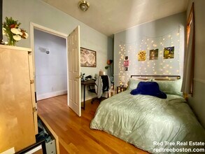 64 1/2 Day St, Unit 1 in Boston, MA - Building Photo - Building Photo
