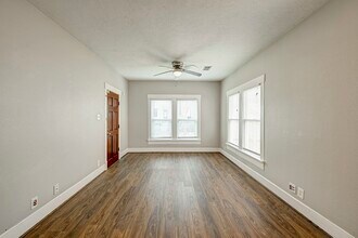 705 E 24th St in Houston, TX - Building Photo - Building Photo