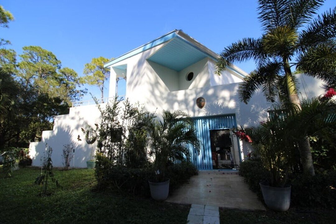 930 Rambling Dr Cir in Wellington, FL - Building Photo