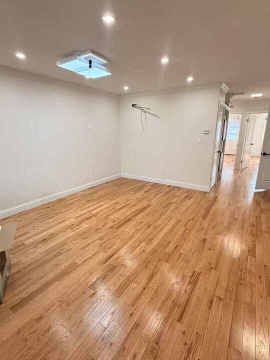 32-0 74th St. in Queens, NY - Building Photo