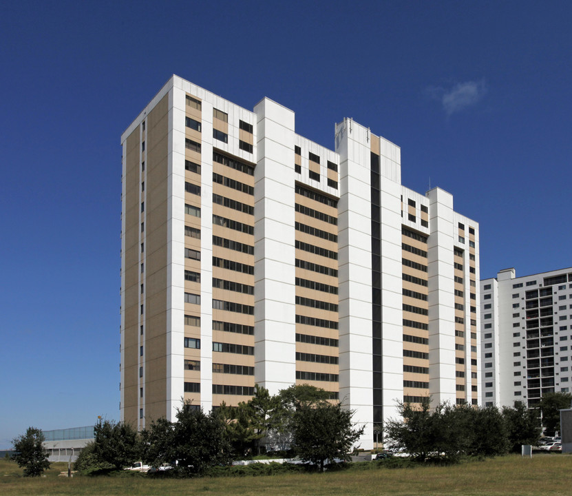 Harbour Gate in Virginia Beach, VA - Building Photo