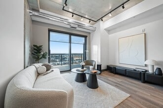 Damask in Windsor, ON - Foto de edificio - Building Photo