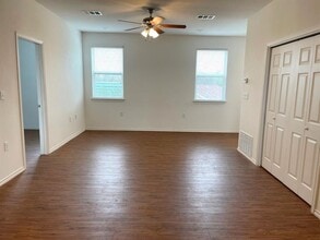 805 Hallie Cove in Lockhart, TX - Building Photo - Building Photo