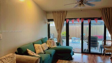 7509 SW 26th Ct in Davie, FL - Building Photo - Building Photo