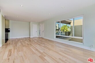 970 Palm Ave in West Hollywood, CA - Building Photo - Building Photo