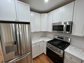 15 Harold St, Unit 2 in Somerville, MA - Foto de edificio - Building Photo