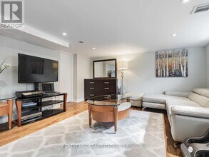 632 Pharmacy Ave in Toronto, ON - Building Photo - Building Photo