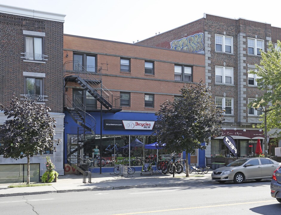 6010 Sherbrooke O in Montréal, QC - Building Photo