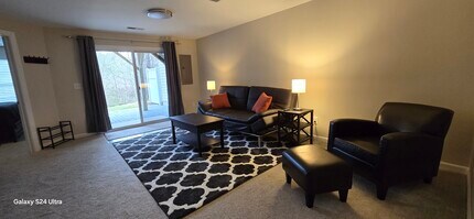 14423 Hamletville St, Unit Basement Loft in Raleigh, NC - Foto de edificio - Building Photo