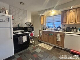 12 Village St in Somerville, MA - Building Photo