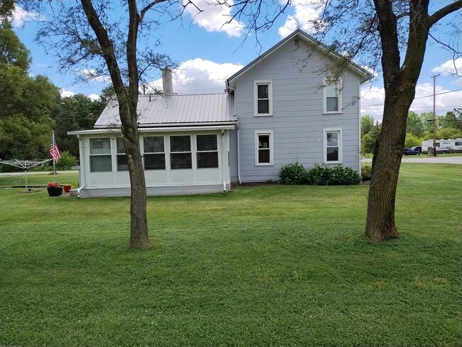 11960 Sugar Ridge Rd in Bowling Green, OH - Building Photo - Building Photo