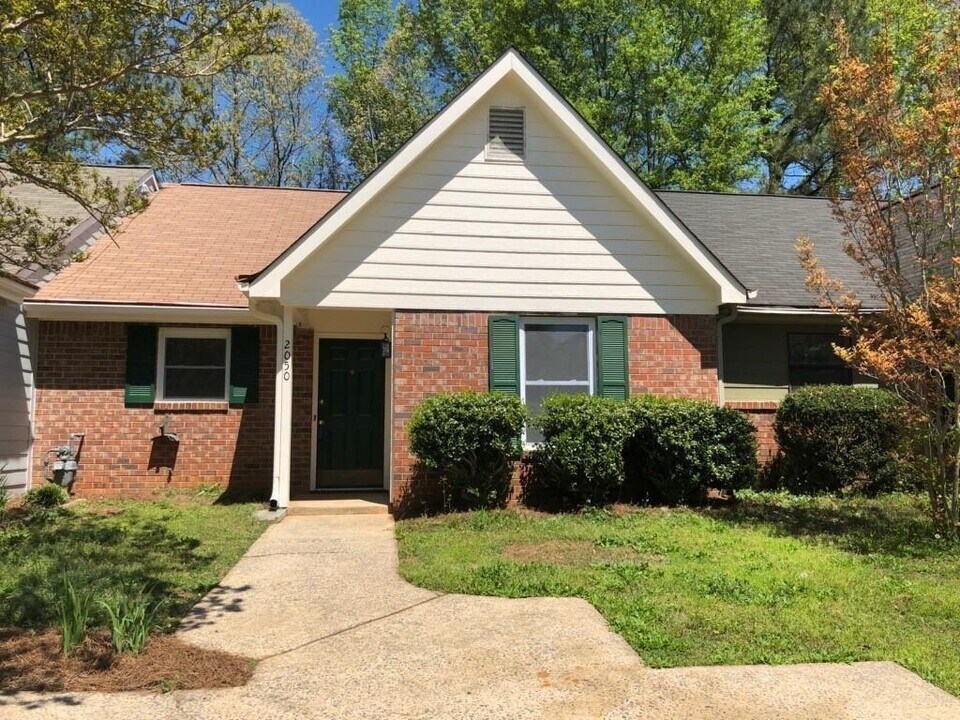 2050 Jebs Ct in Kennesaw, GA - Building Photo