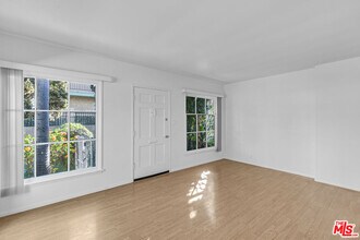 1623 S Bundy Dr in Los Angeles, CA - Building Photo - Building Photo